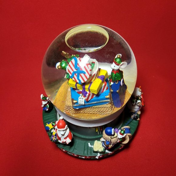 Revolving Musical Waterglobe Home for the Holidays 1999 - Picture 5 of 12